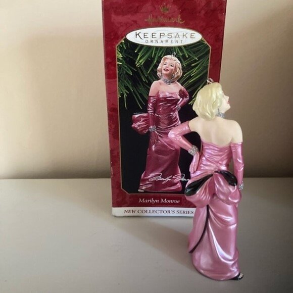 Hallmark 1997 Marilyn Monroe Ornament 1st in Series in box - Picture 2 of 3